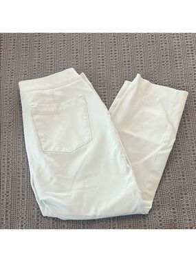 Classic White Straight Leg Women's cropped Jeans